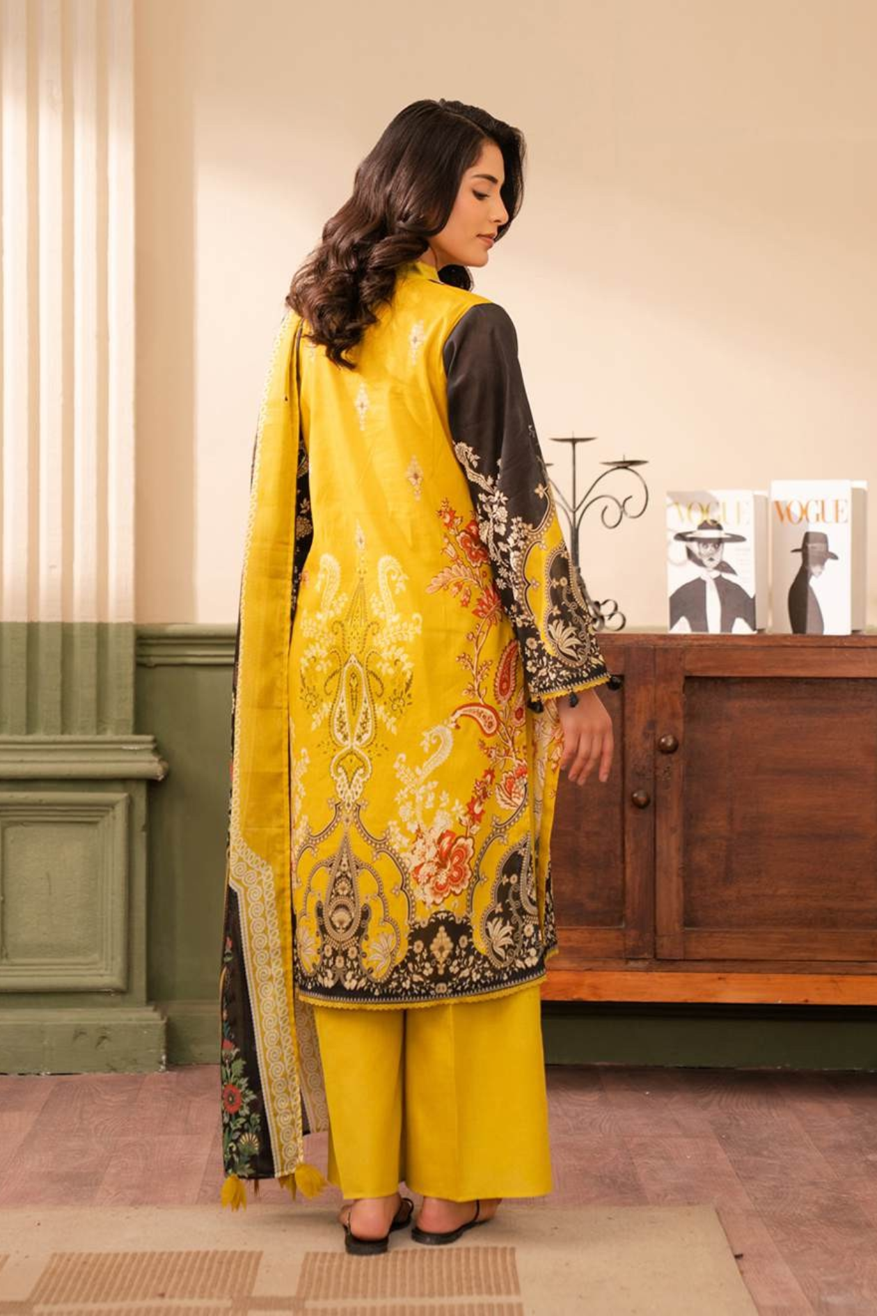 Noir Raiha Premium Printed Lawn 3PC